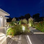 Niva Kamiros Apartments